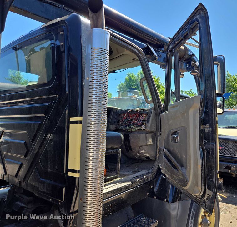 image for item EM7288 2011 International 7500 sewer jetter truck