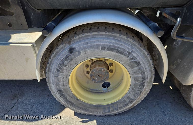 image for item EM7288 2011 International 7500 sewer jetter truck