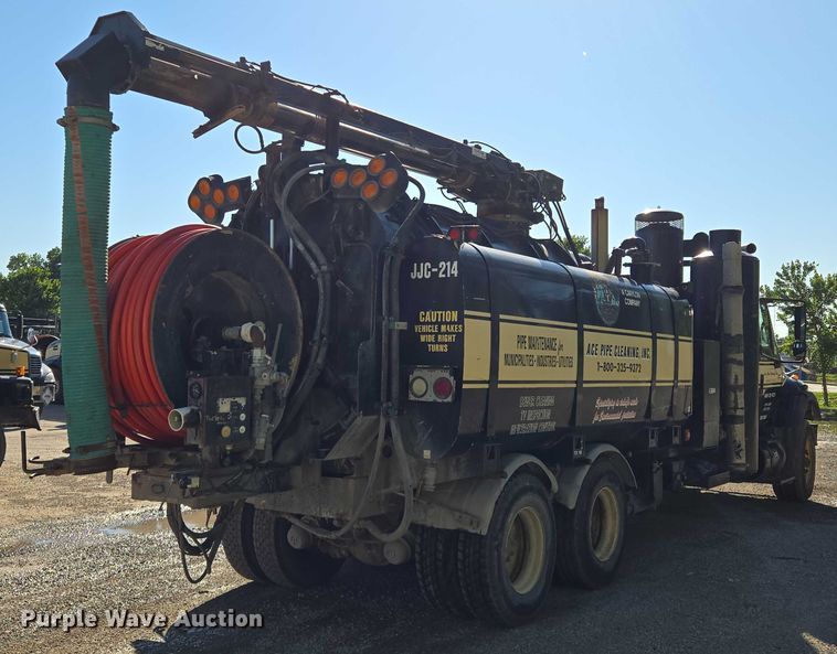 image for item EM7289 2005 International 7600 sewer jetter truck