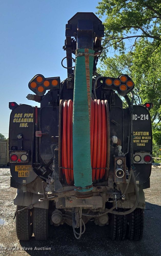 image for item EM7289 2005 International 7600 sewer jetter truck