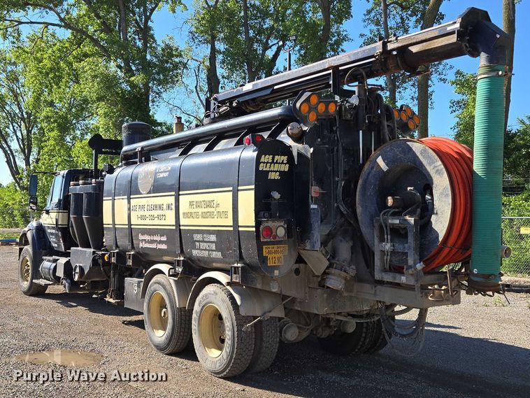 image for item EM7289 2005 International 7600 sewer jetter truck