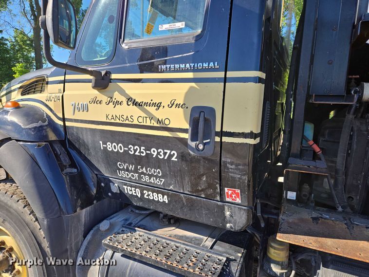 image for item EM7289 2005 International 7600 sewer jetter truck