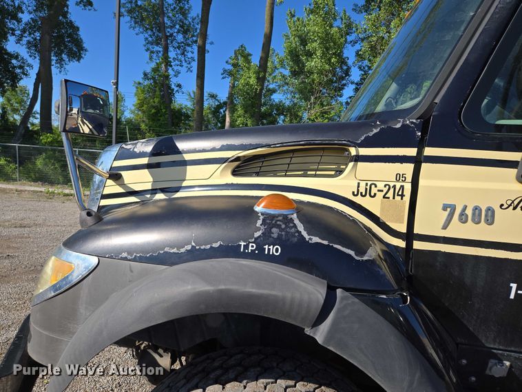 image for item EM7289 2005 International 7600 sewer jetter truck