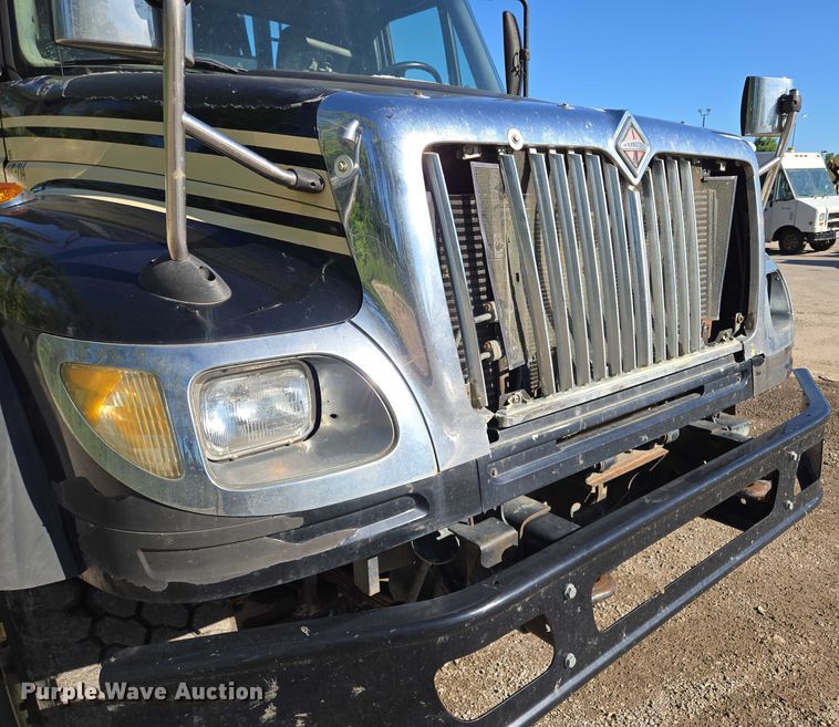 image for item EM7289 2005 International 7600 sewer jetter truck