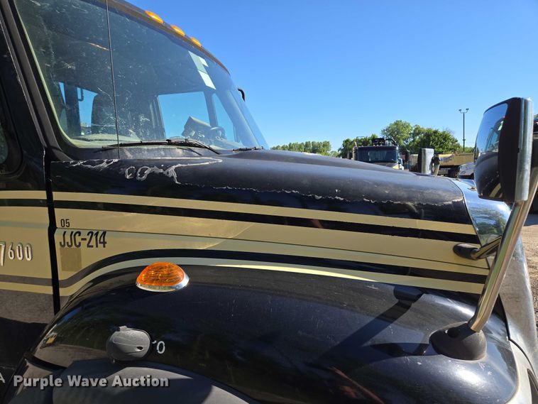 image for item EM7289 2005 International 7600 sewer jetter truck