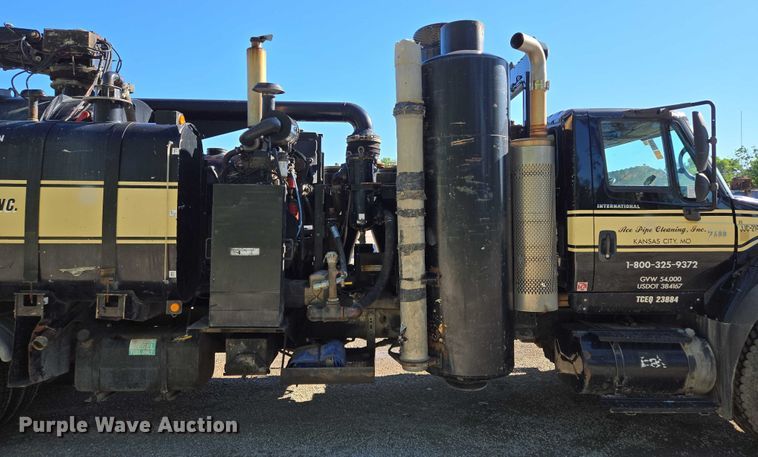 image for item EM7289 2005 International 7600 sewer jetter truck