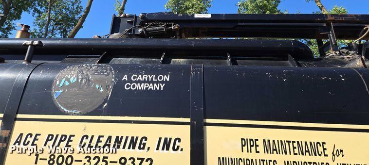 image for item EM7289 2005 International 7600 sewer jetter truck