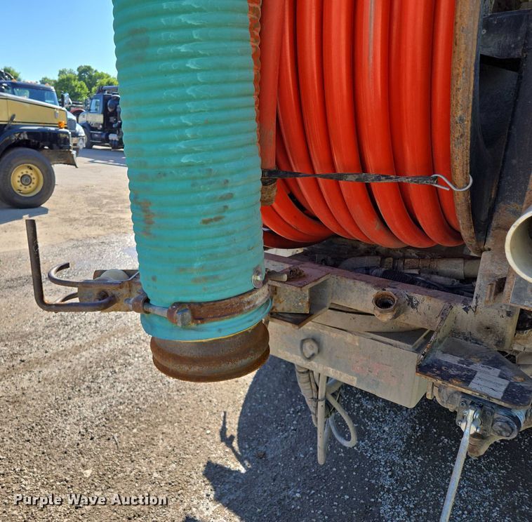 image for item EM7289 2005 International 7600 sewer jetter truck