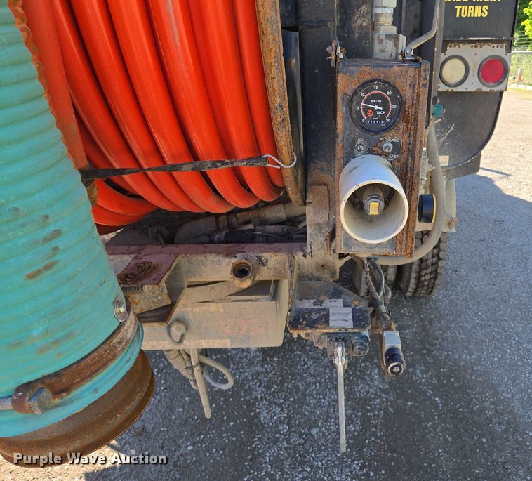 image for item EM7289 2005 International 7600 sewer jetter truck