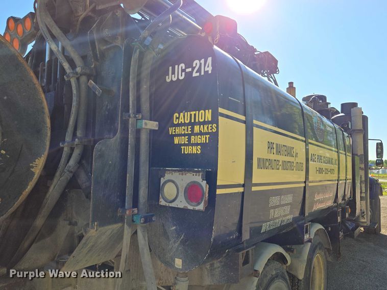 image for item EM7289 2005 International 7600 sewer jetter truck