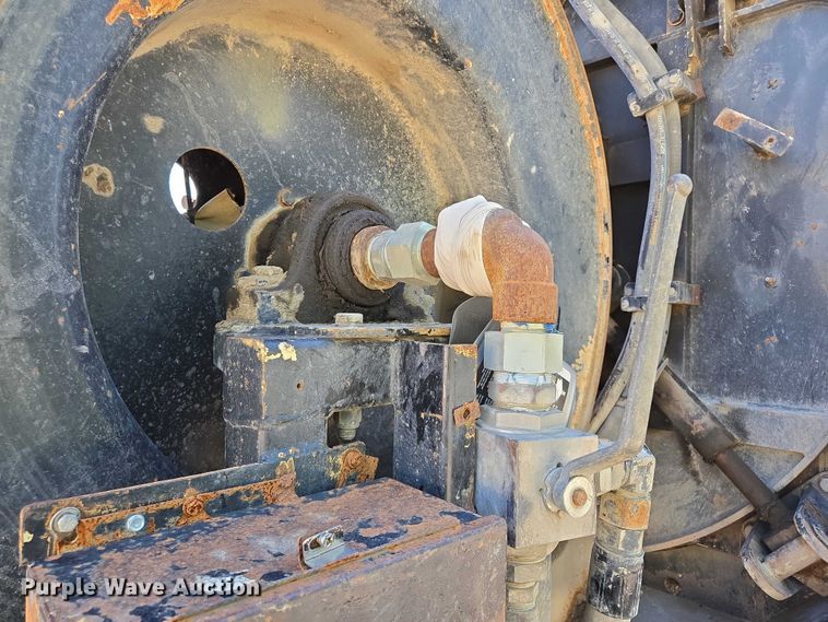 image for item EM7289 2005 International 7600 sewer jetter truck