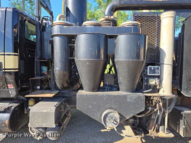 image for item EM7289 2005 International 7600 sewer jetter truck