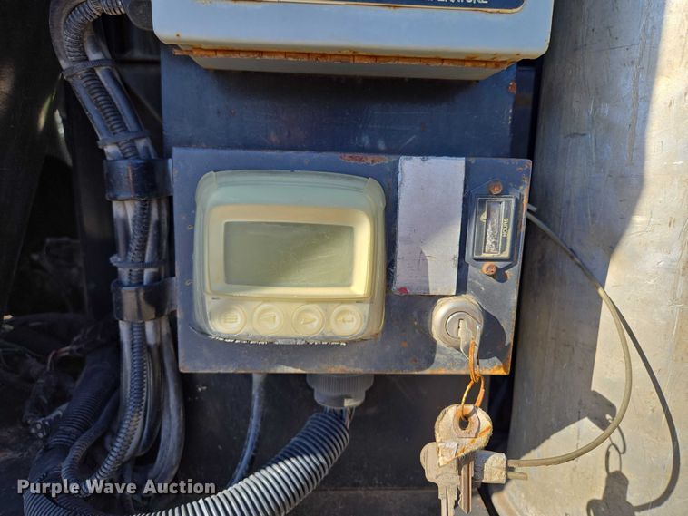 image for item EM7289 2005 International 7600 sewer jetter truck