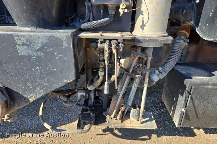 image for item EM7289 2005 International 7600 sewer jetter truck