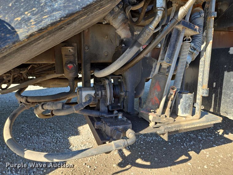 image for item EM7289 2005 International 7600 sewer jetter truck