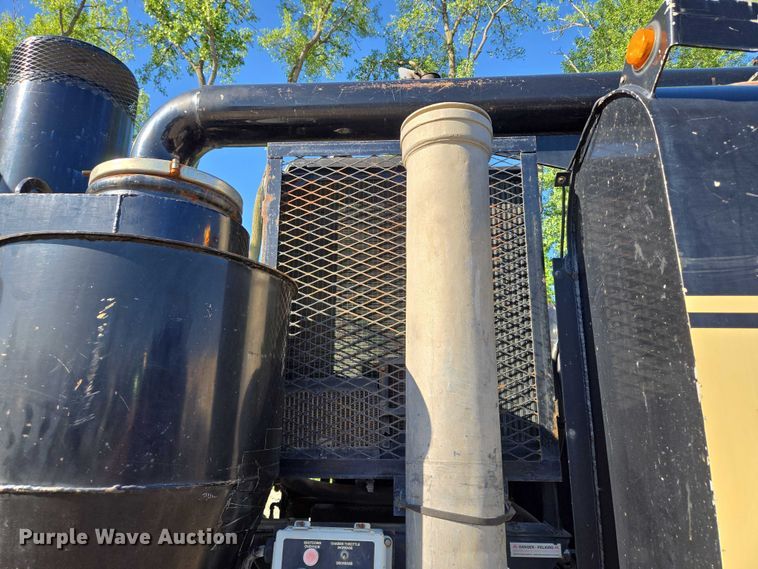 image for item EM7289 2005 International 7600 sewer jetter truck