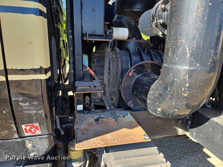 image for item EM7289 2005 International 7600 sewer jetter truck