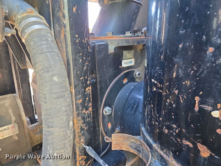 image for item EM7289 2005 International 7600 sewer jetter truck