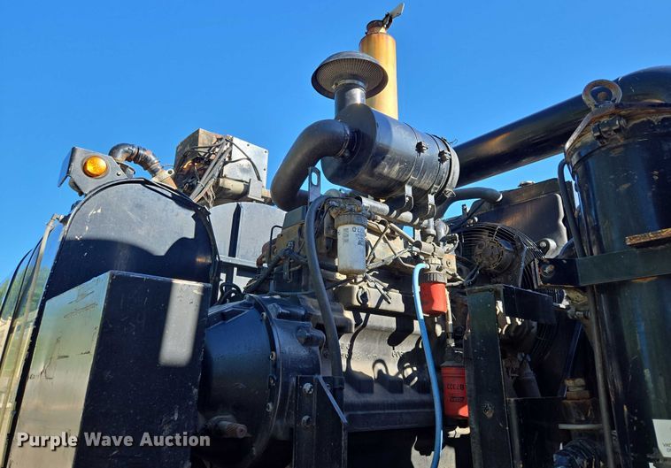 image for item EM7289 2005 International 7600 sewer jetter truck