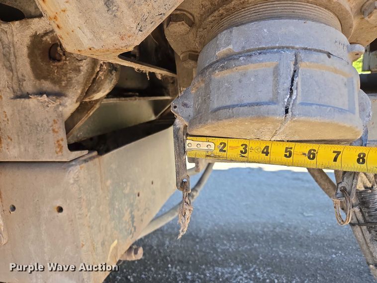 image for item EM7289 2005 International 7600 sewer jetter truck