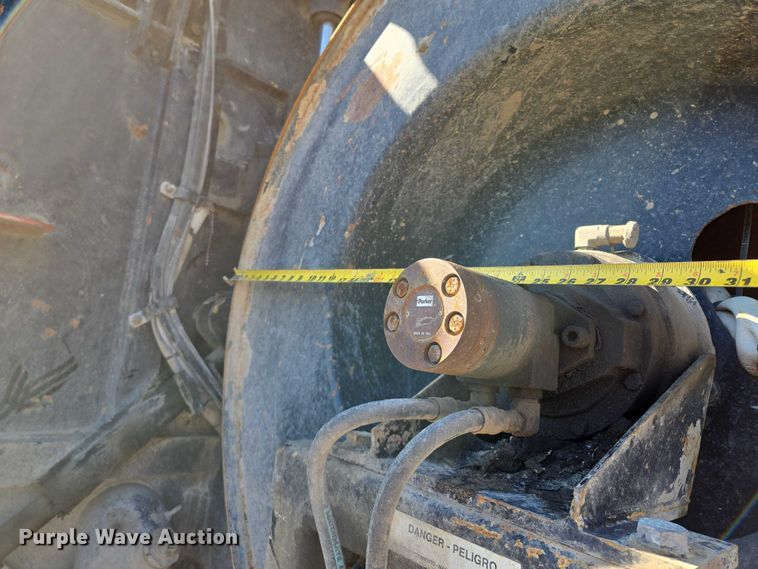 image for item EM7289 2005 International 7600 sewer jetter truck