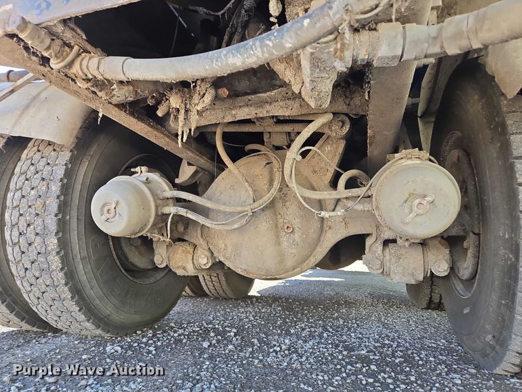 image for item EM7289 2005 International 7600 sewer jetter truck