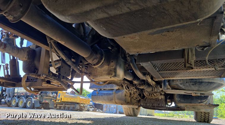 image for item EM7289 2005 International 7600 sewer jetter truck