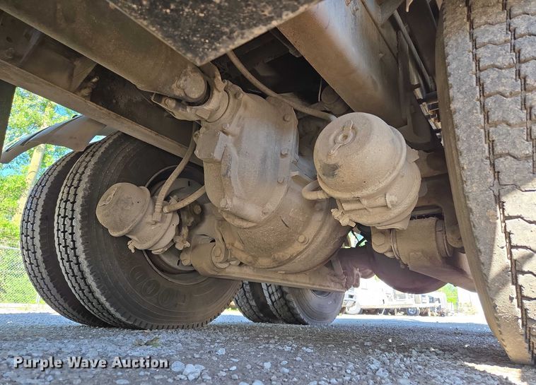 image for item EM7289 2005 International 7600 sewer jetter truck