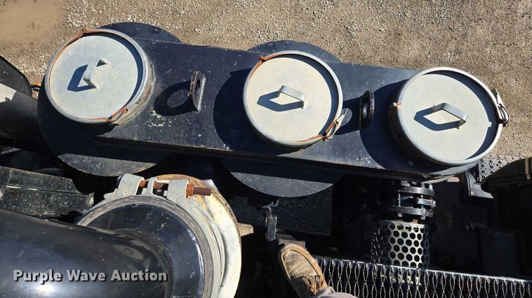 image for item EM7289 2005 International 7600 sewer jetter truck