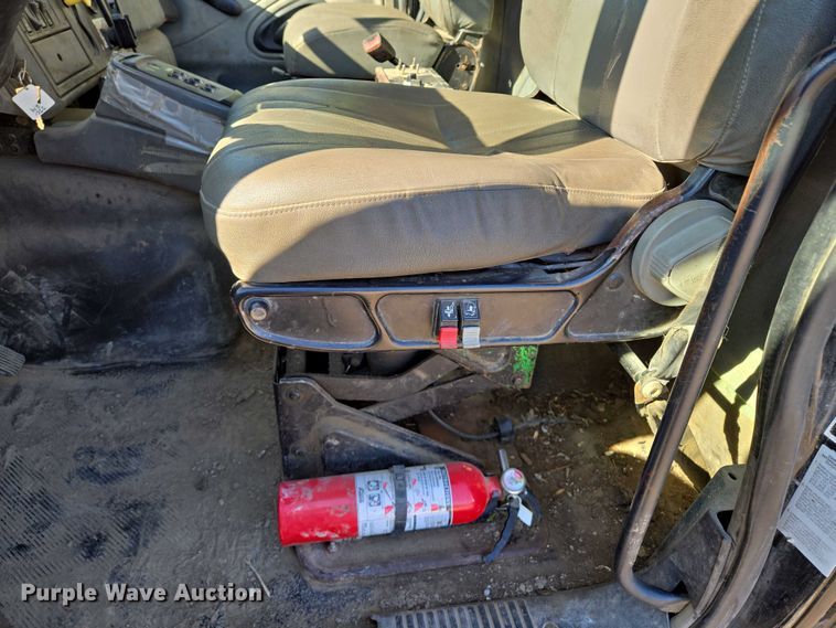 image for item EM7289 2005 International 7600 sewer jetter truck