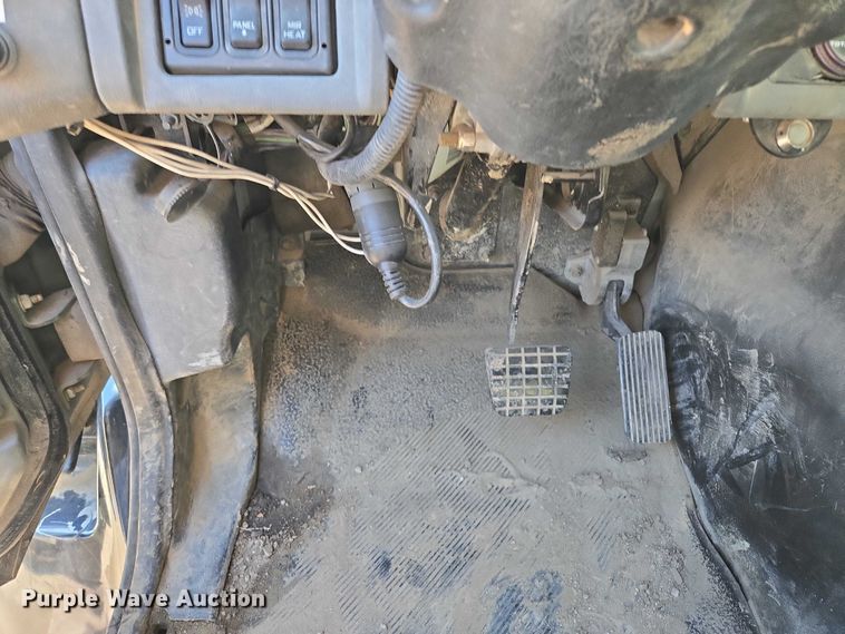 image for item EM7289 2005 International 7600 sewer jetter truck