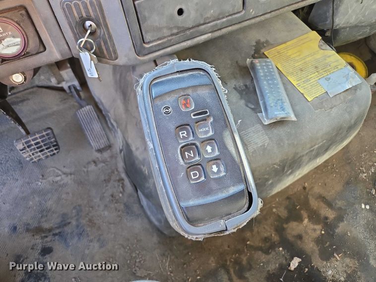 image for item EM7289 2005 International 7600 sewer jetter truck