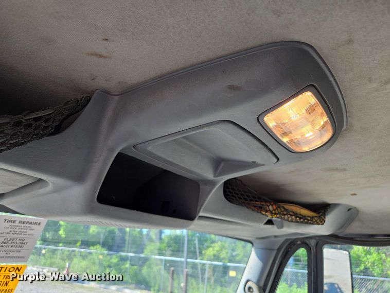 image for item EM7289 2005 International 7600 sewer jetter truck