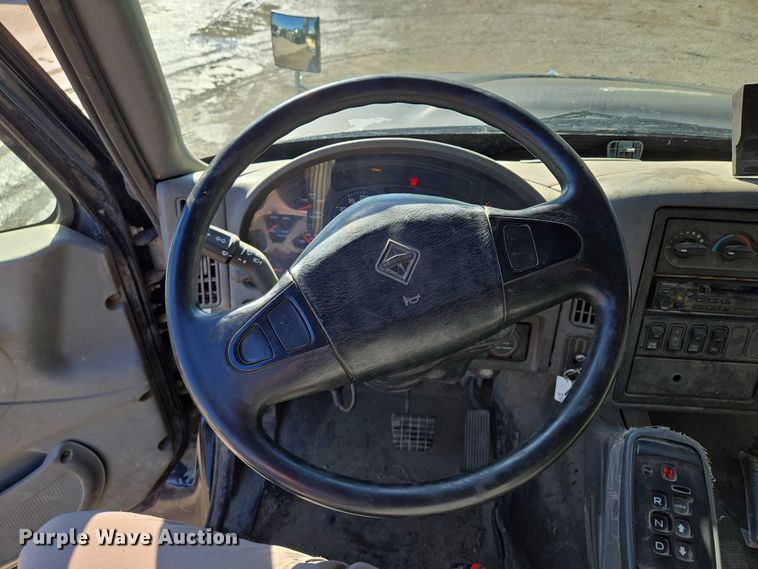 image for item EM7289 2005 International 7600 sewer jetter truck