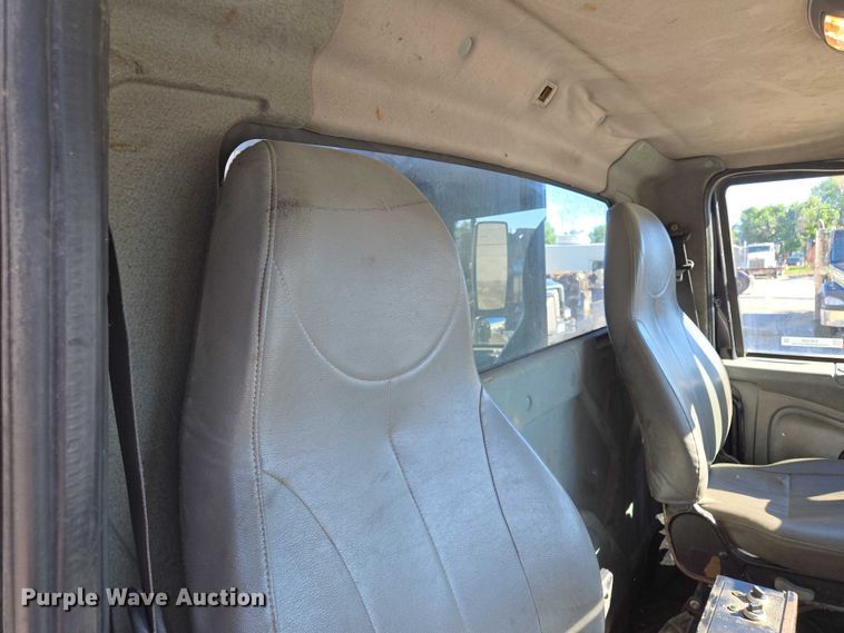 image for item EM7289 2005 International 7600 sewer jetter truck