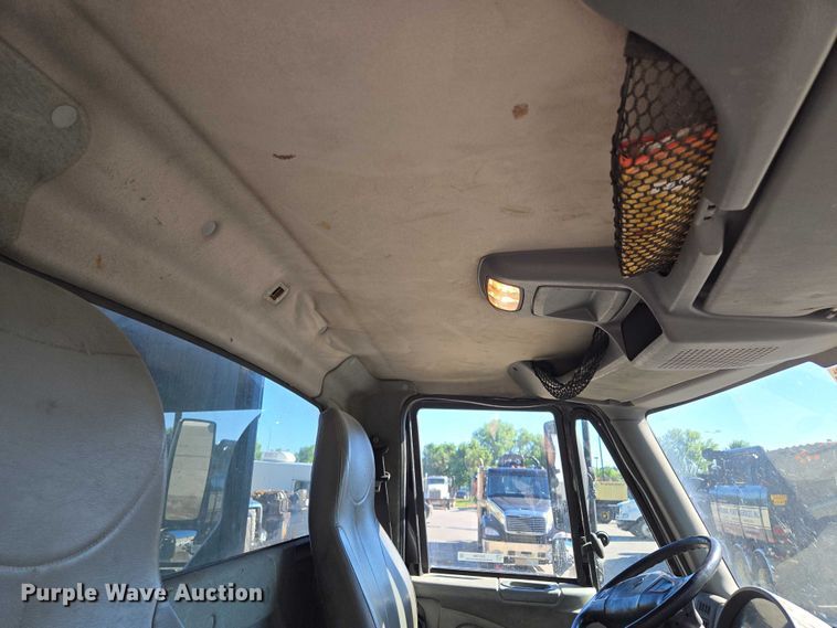 image for item EM7289 2005 International 7600 sewer jetter truck