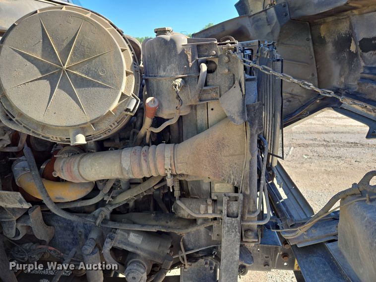 image for item EM7289 2005 International 7600 sewer jetter truck