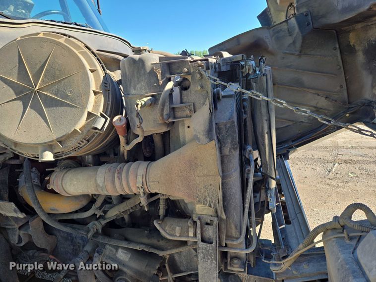 image for item EM7289 2005 International 7600 sewer jetter truck