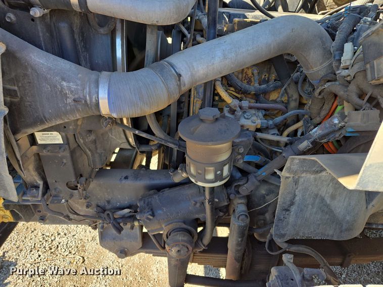 image for item EM7289 2005 International 7600 sewer jetter truck