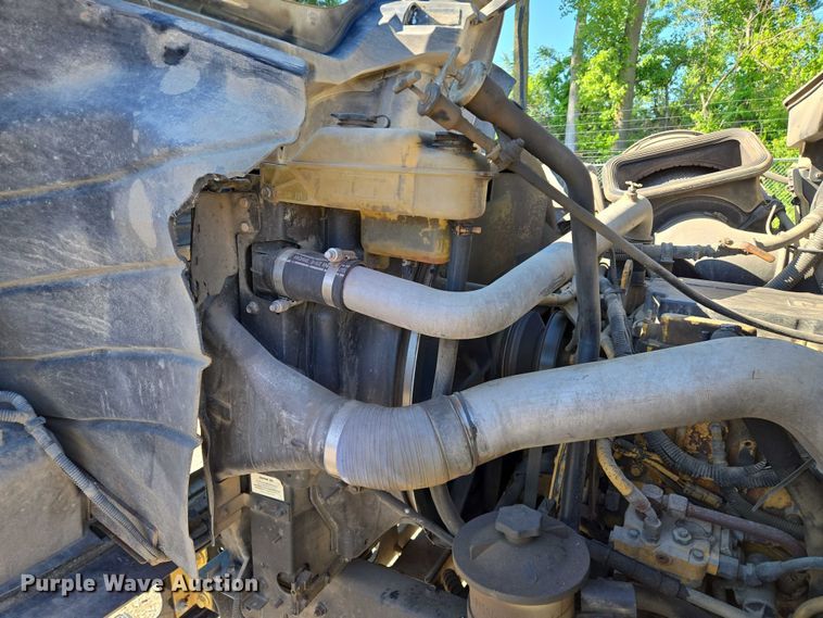 image for item EM7289 2005 International 7600 sewer jetter truck