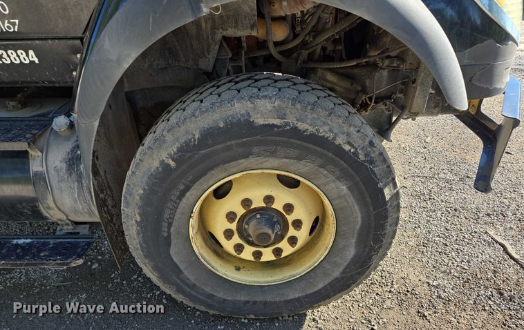 image for item EM7289 2005 International 7600 sewer jetter truck