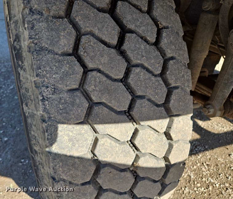 image for item EM7289 2005 International 7600 sewer jetter truck