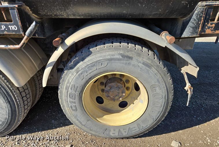 image for item EM7289 2005 International 7600 sewer jetter truck