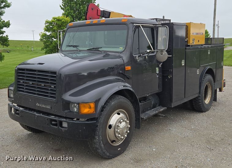 image for item EM7347 2000 International 4700 utility / service truck