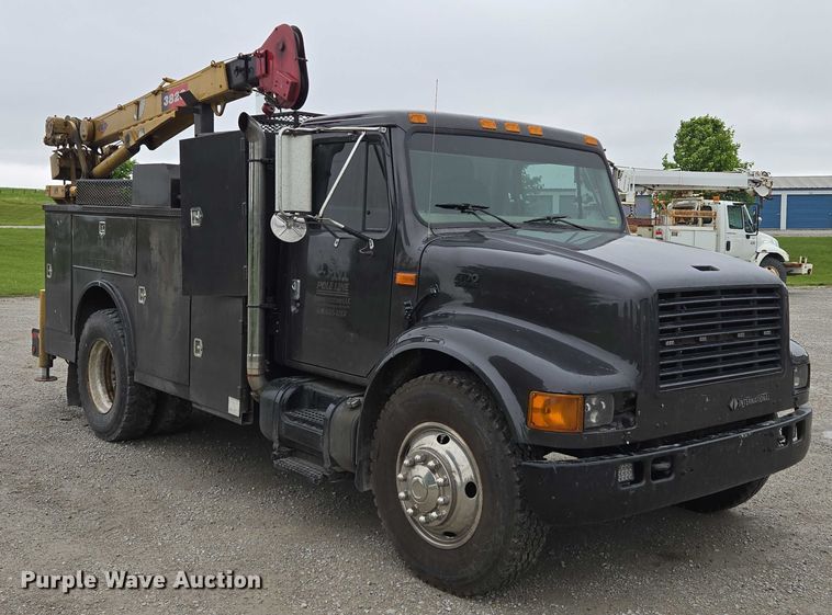 image for item EM7347 2000 International 4700 utility / service truck
