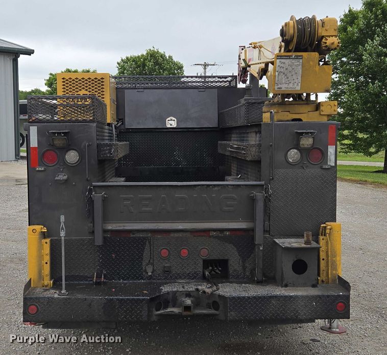 image for item EM7347 2000 International 4700 utility / service truck