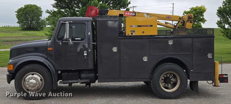 image for item EM7347 2000 International 4700 utility / service truck