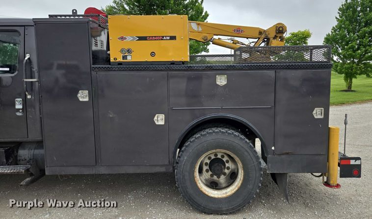 image for item EM7347 2000 International 4700 utility / service truck