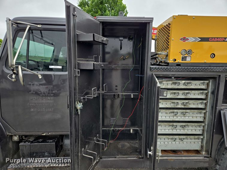 image for item EM7347 2000 International 4700 utility / service truck