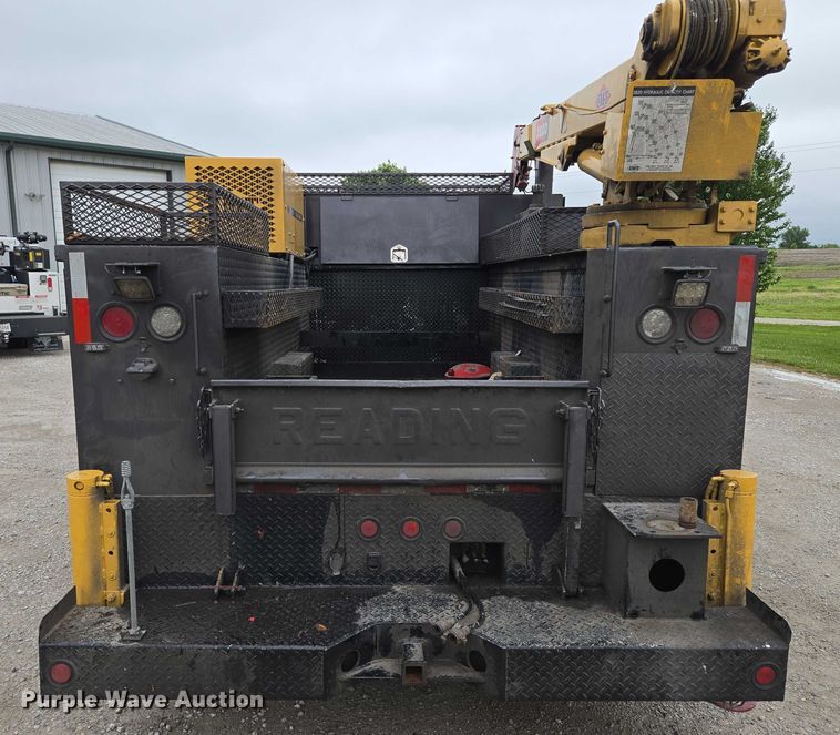 image for item EM7347 2000 International 4700 utility / service truck